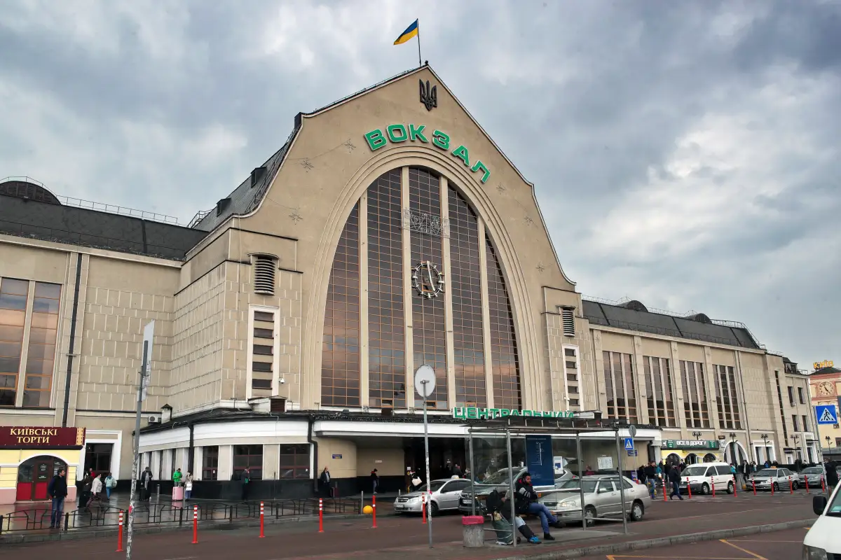 Kyiv-Pasazhyrskyi-train-station